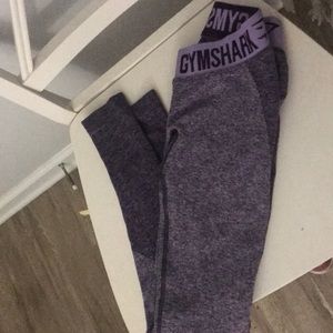 Gym shark leggings